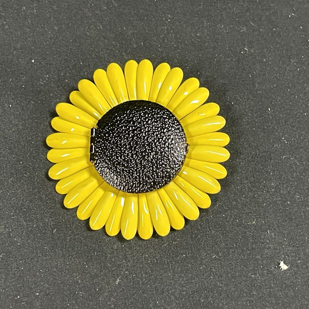 Yellow Daisy Locket Brooch 1970s Vtg
